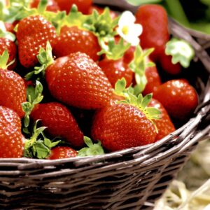 Motivserviette, Erdbeeren im Korb, 33 x 33 cm, 3-lagig, 20 Stück